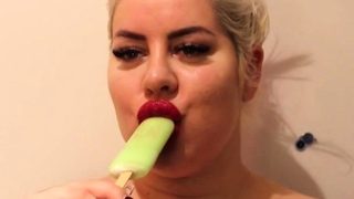 Sexy Blonde Kourtney Scarlett Solo Pussy Masturbation